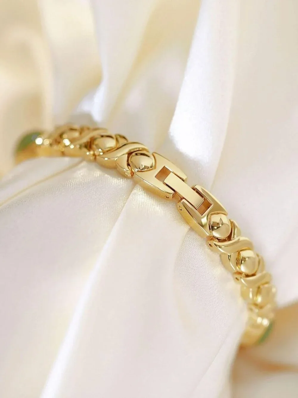 Women's Brown White Gold-Tone Bracelet Small Oval Face Vintage Dress Wrist Watch